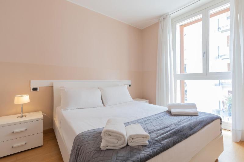 One-Bedroom Apartment with Balcony (4 Adults) - Via Oldofredi 7 image 1