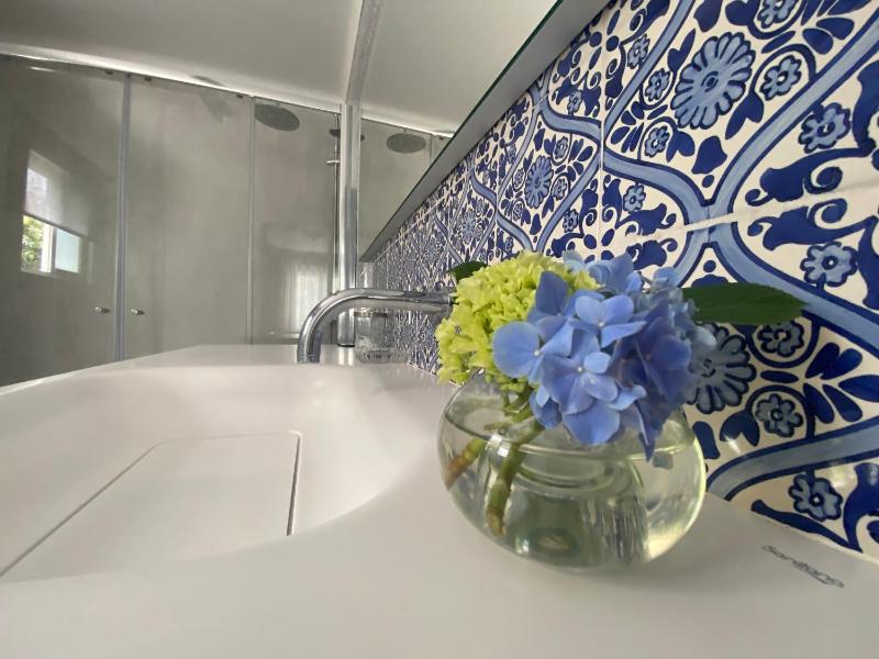 King Suite with Private Bathroom image 2