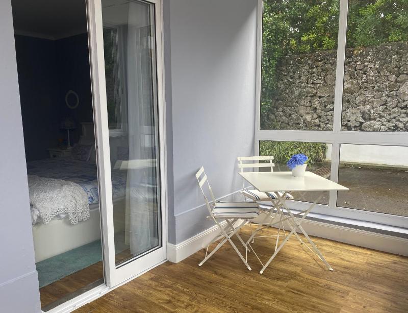 Double Room with Garden View image 3