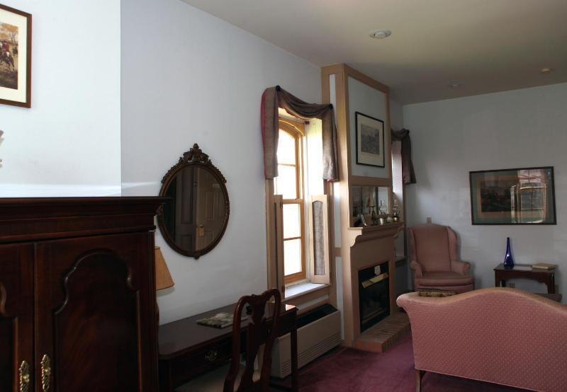 Executive Suite image 3