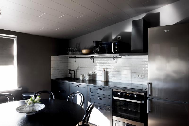 Three-Bedroom Apartment image 4