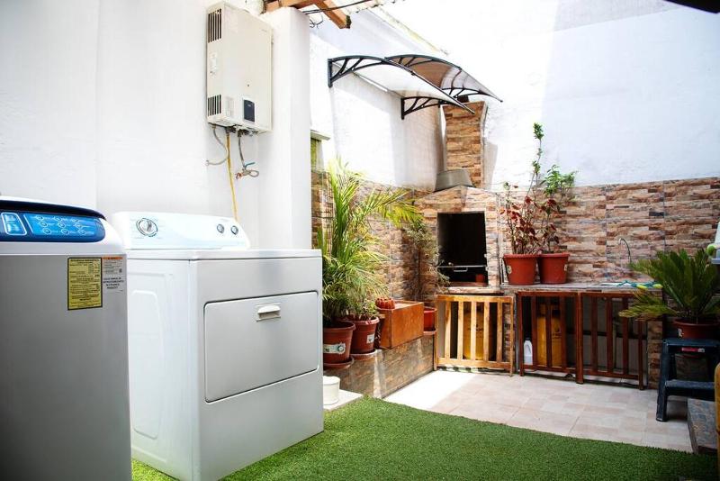Spacious 3 Bedroom apartment Old Town - image 14