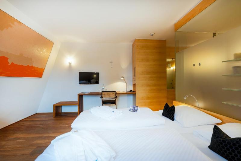 Superior Double Room image 1