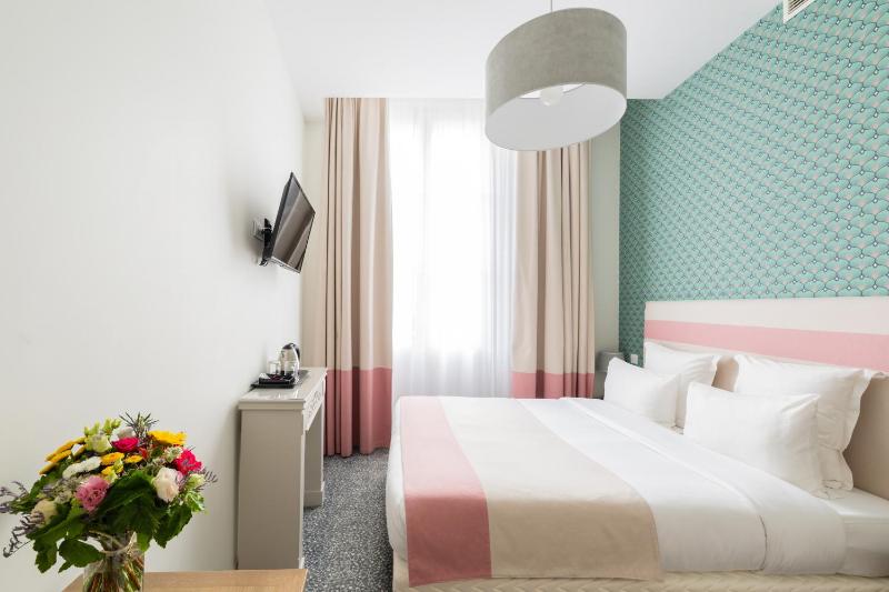 Superior Double Room image 3