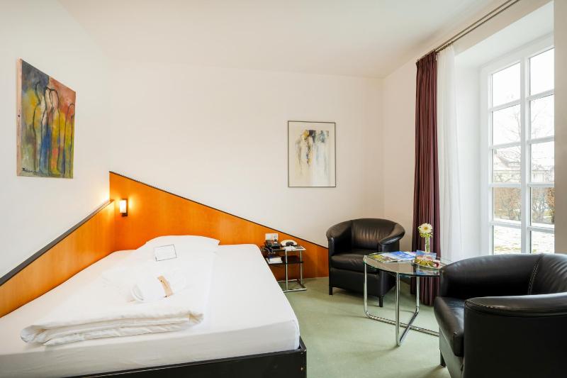 Single Room image 2