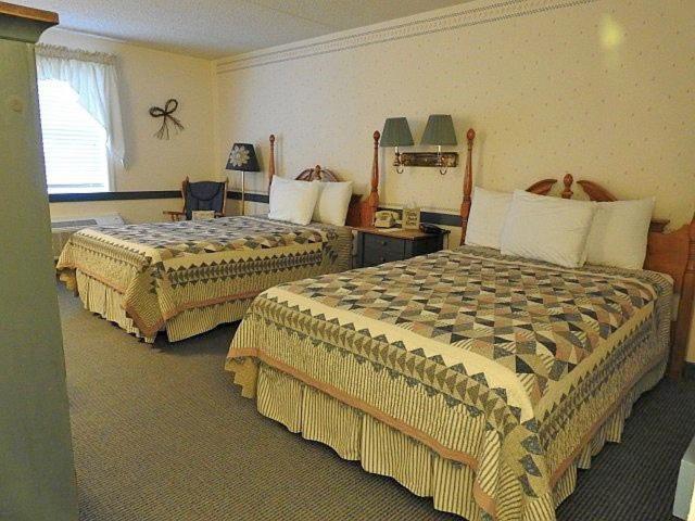 Standard Queen Room image 1