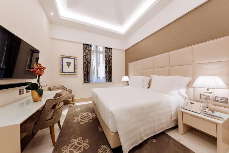 Deluxe Twin Room image 3