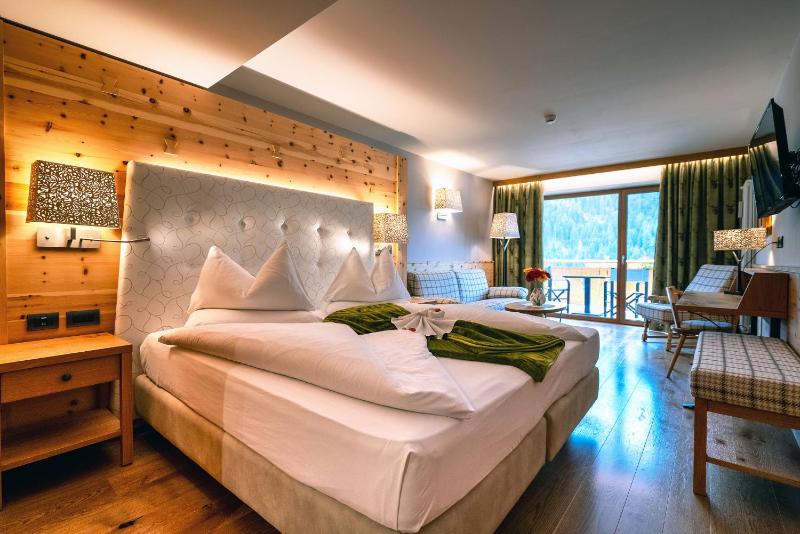 Junior Suite image 1
