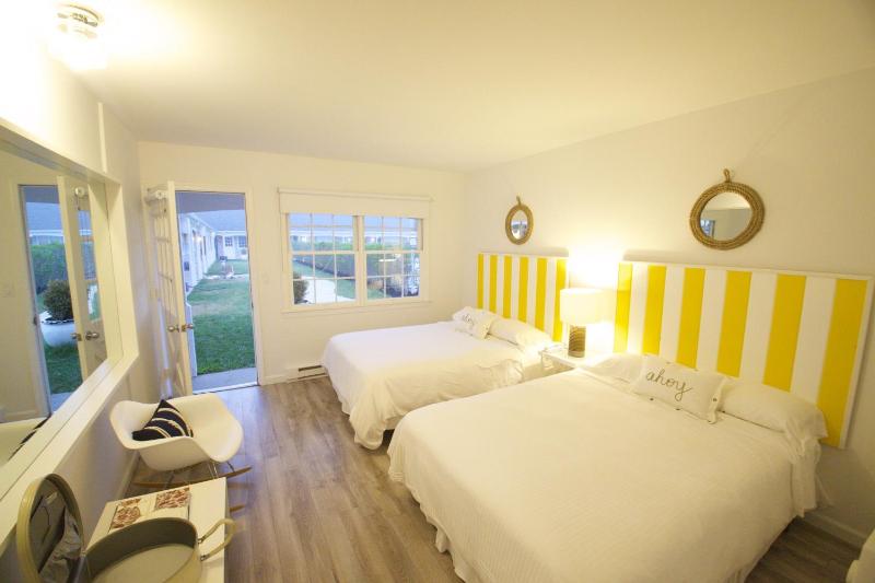 Double Room with Two Double Beds image 4
