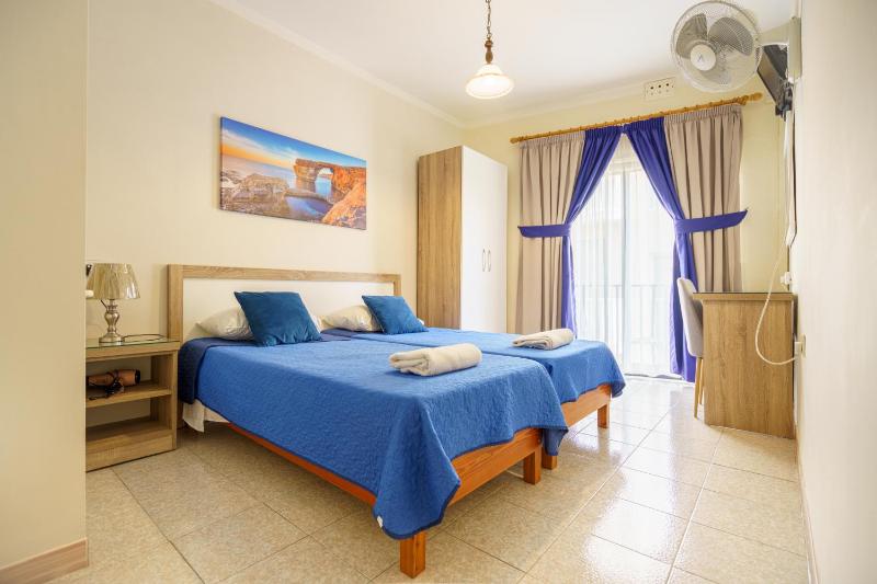 Single Room with Balcony image 3