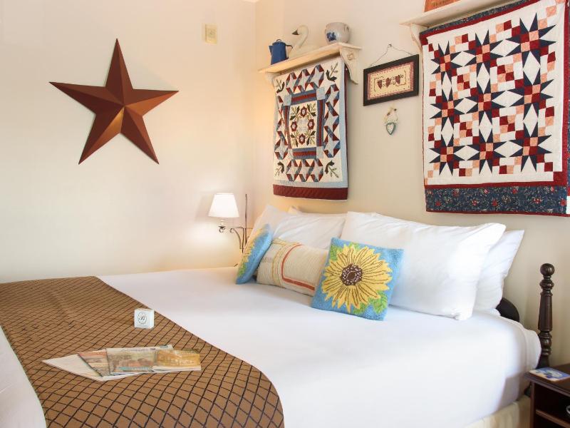 Double or Twin Room image 2