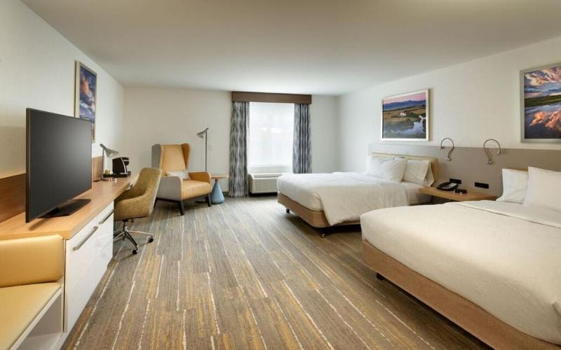 Queen Room with Two Queen Beds image 1
