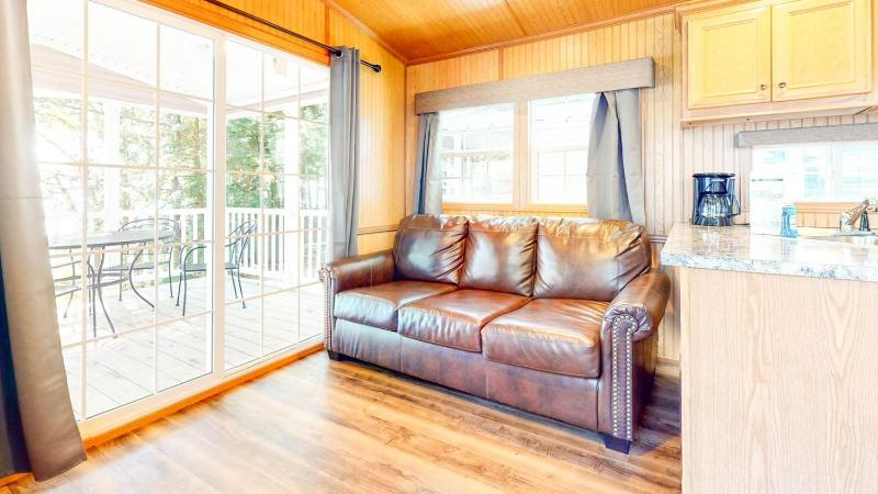 Two-Bedroom House image 4