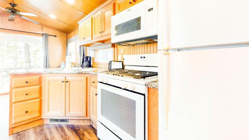 Two-Bedroom House image 2