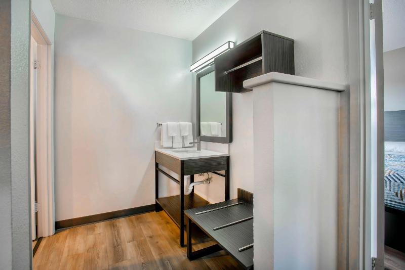 Motel 6-Bend OR - image 24