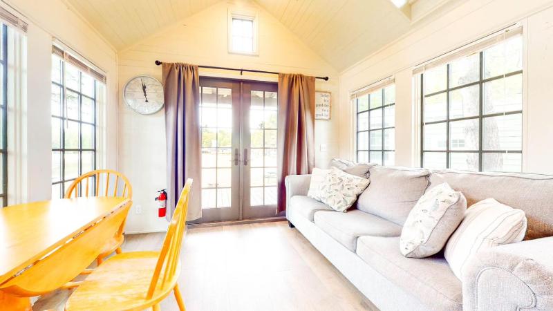 Two-Bedroom House image 3