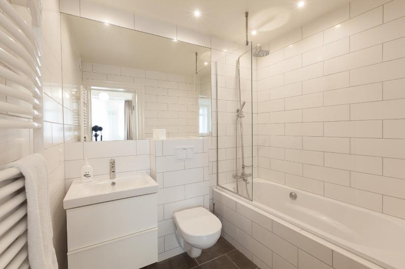 Double or Twin Room with Private Bathroom image 2