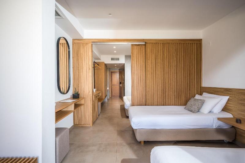 Family Two Bedroom Suite image 4