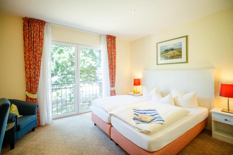 Double Room - Lake Side image 2
