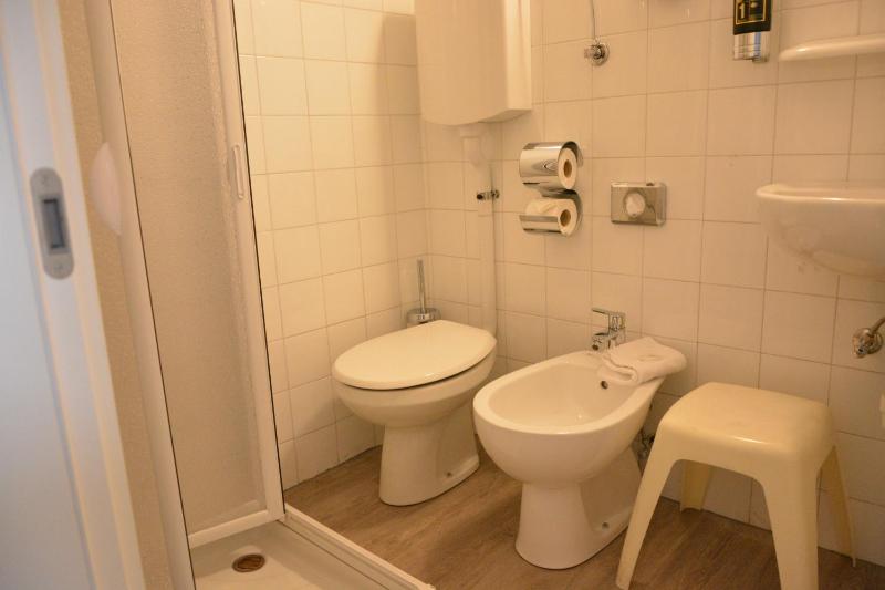 Economy Double Room with French Bed image 4