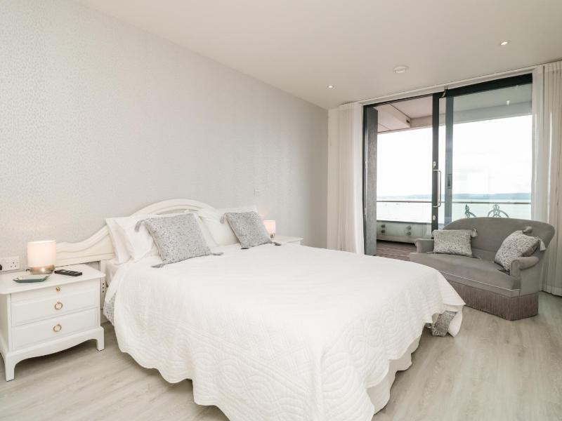 Apartment 20 Summer Place - image 16
