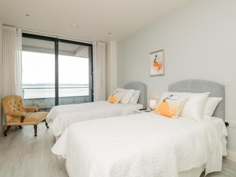Apartment 20 Summer Place - image 14