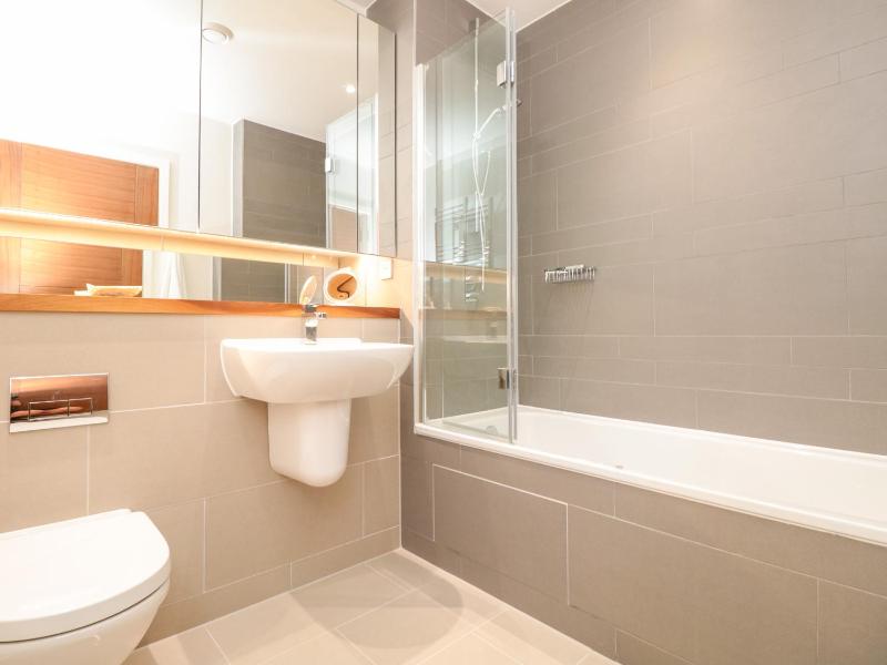 Apartment 20 Summer Place - image 23