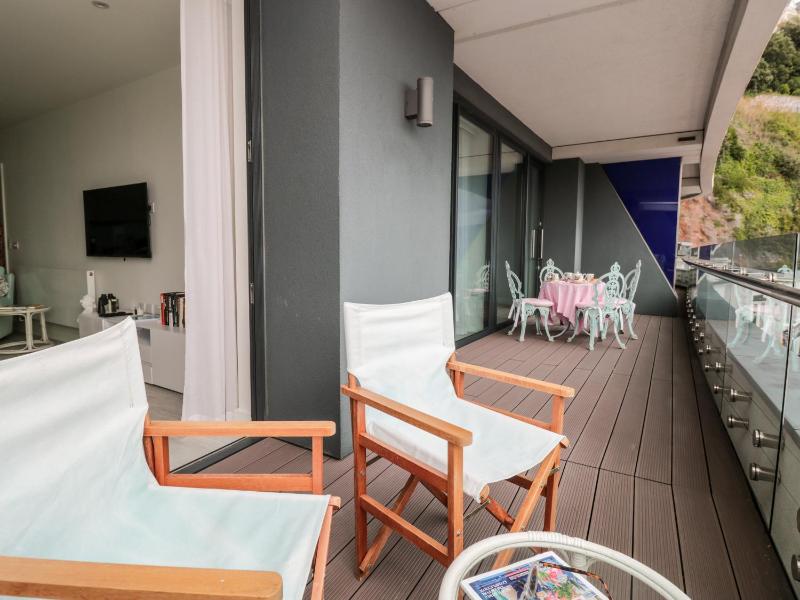 Apartment 20 Summer Place - image 20