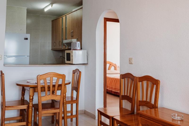 Two-Bedroom Apartment (4-5 Adults) image 3