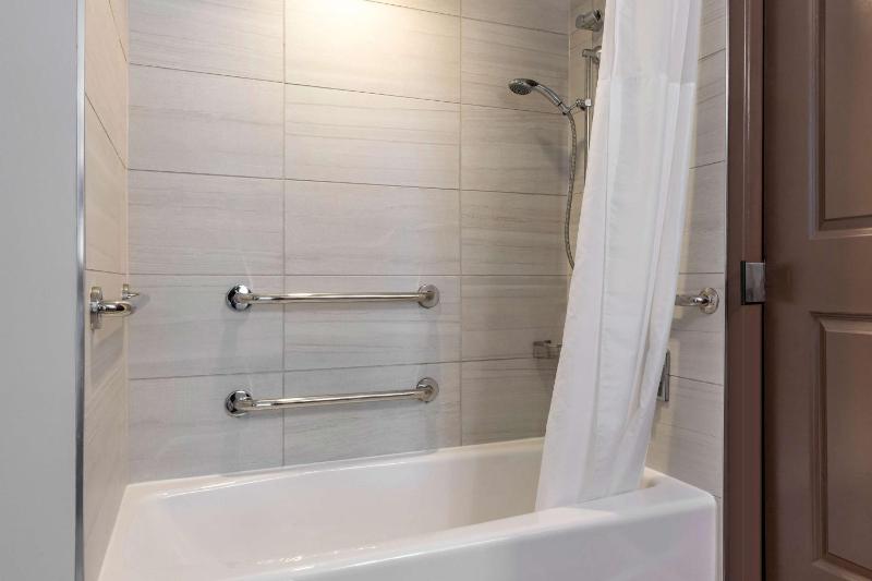 Hilton Vacation Club Oceanaire Virginia Beach - image 10