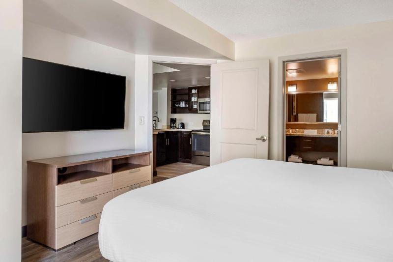 Hilton Vacation Club Oceanaire Virginia Beach - image 14