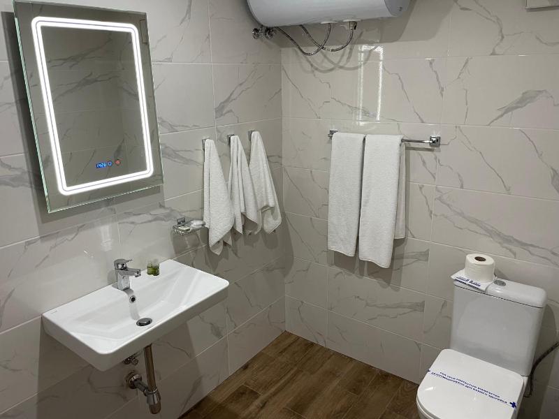Junior Suite with Balcony image 3