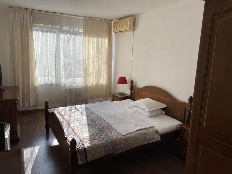Double Room image 4