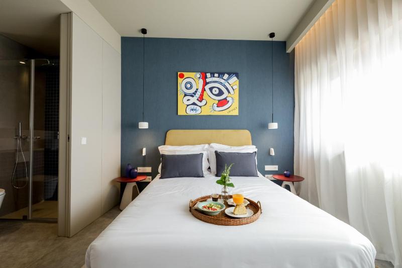 Aspasios Bonjardim Apartments - image 6