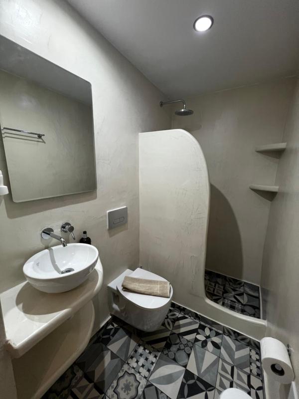 Triple Room with Balcony image 1