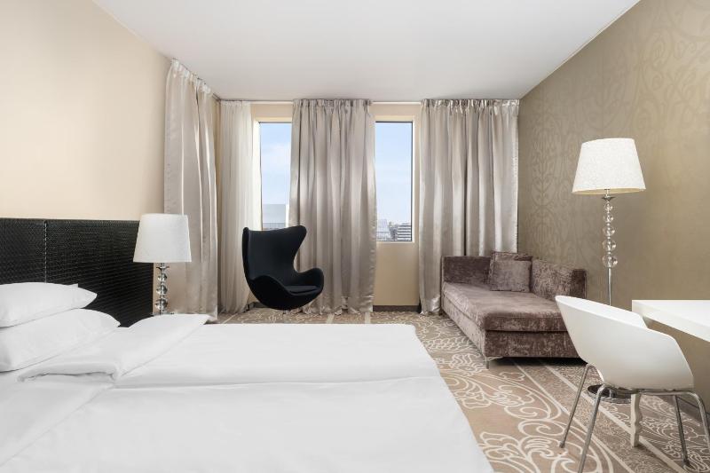 Deluxe Double Room image 1