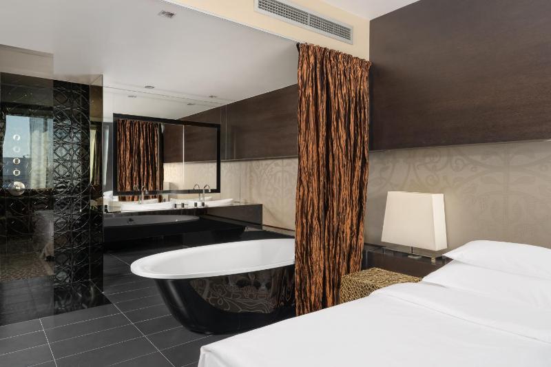 Senior Suite image 3