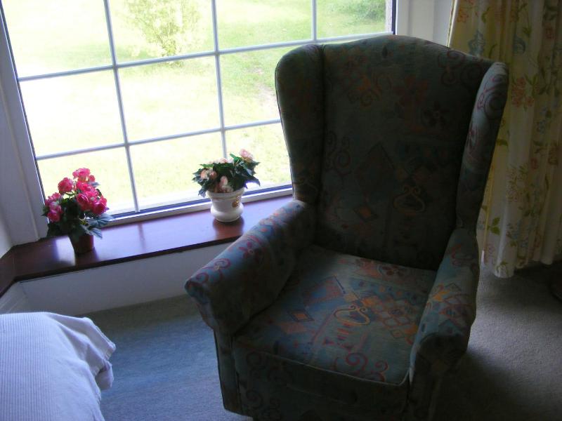 Family Room image 2