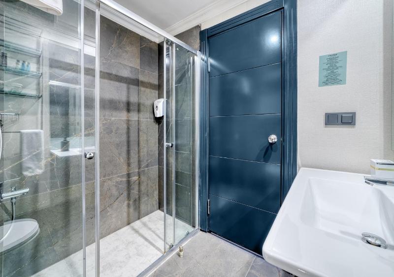 Numa Port Hotel - image 40