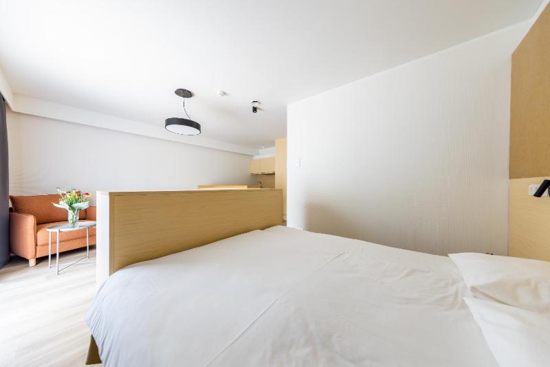 Quadruple Room with Terrace and Kitchenette image 4