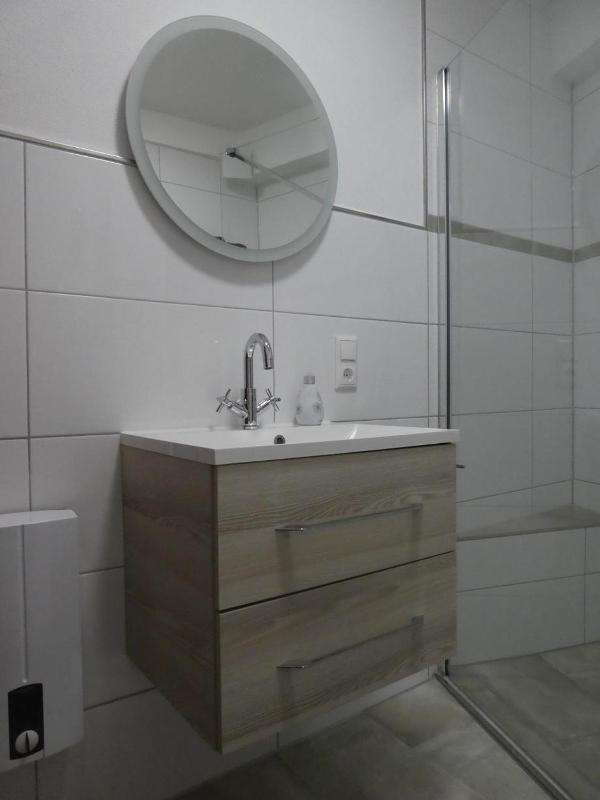 One-Bedroom Apartment image 4