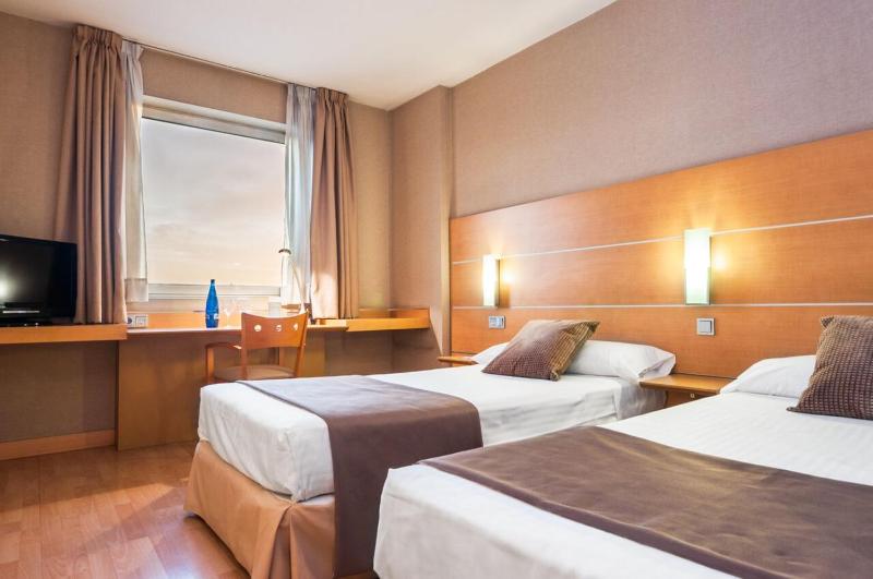 Double or Twin Room with Parking and WiFi Included image 2