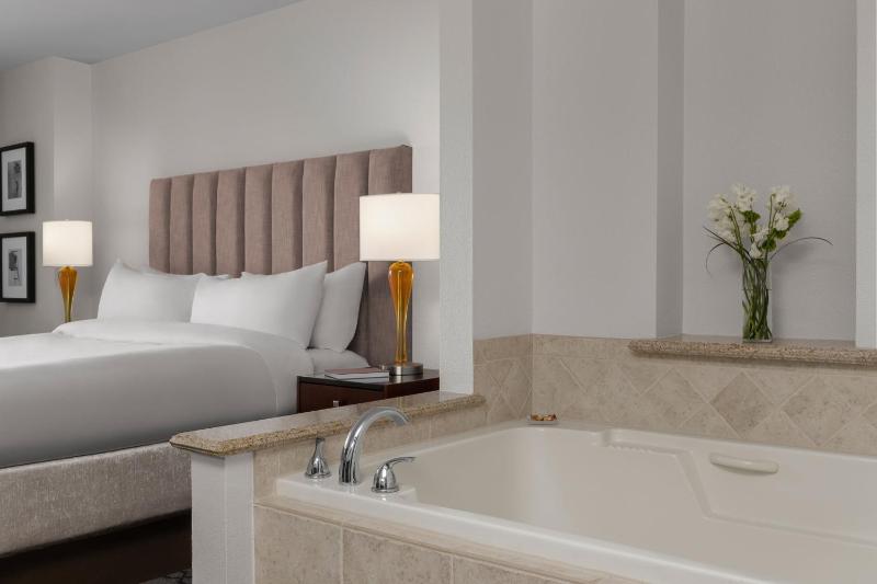 One-Bedroom Villa with Sofa Bed (No Resort Fees) image 3