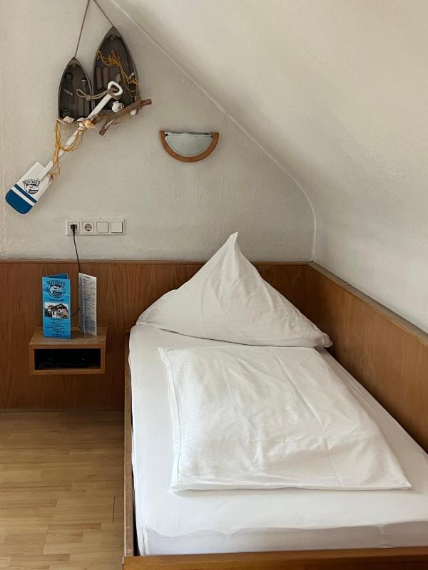 Single Room image 1