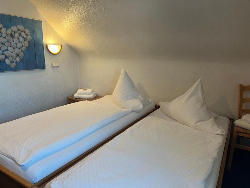 Double Room image 2