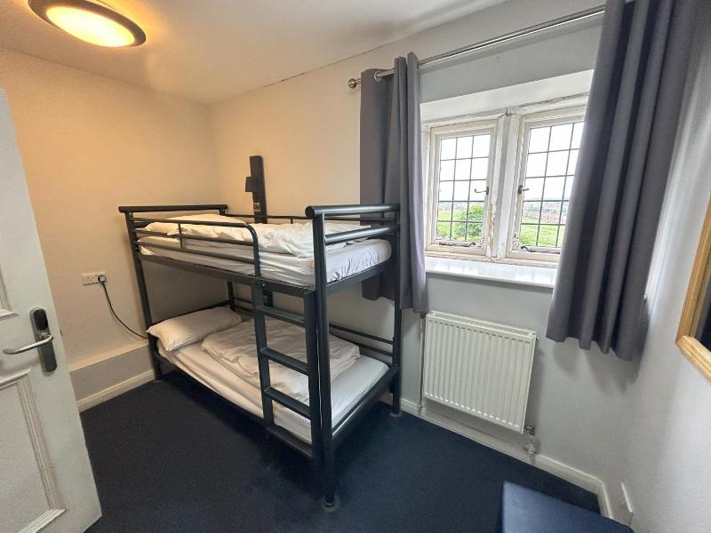 Twin Room with Shared Bathroom image 2