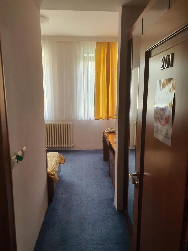 Single Room image 3