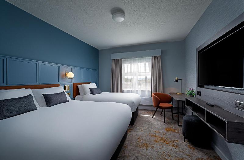 Standard Twin Room image 1
