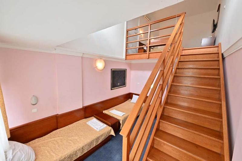 Family Room image 2