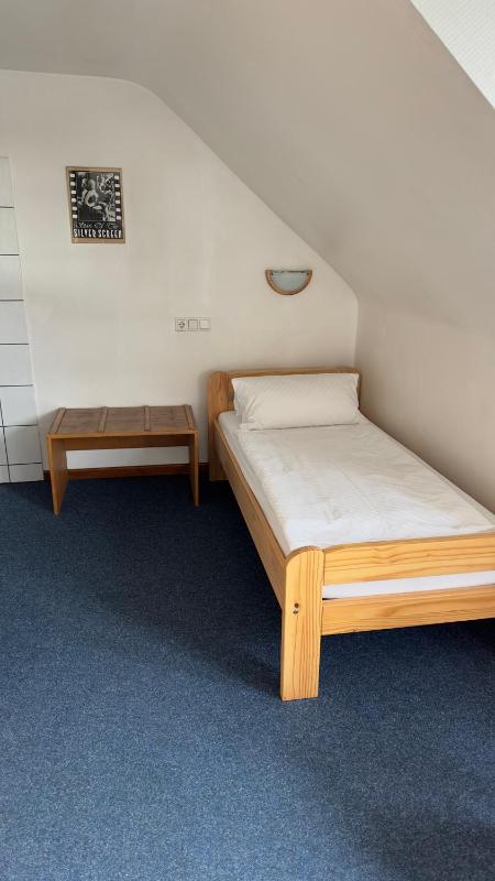 Single Room with Shared Shower and Toilet image 4